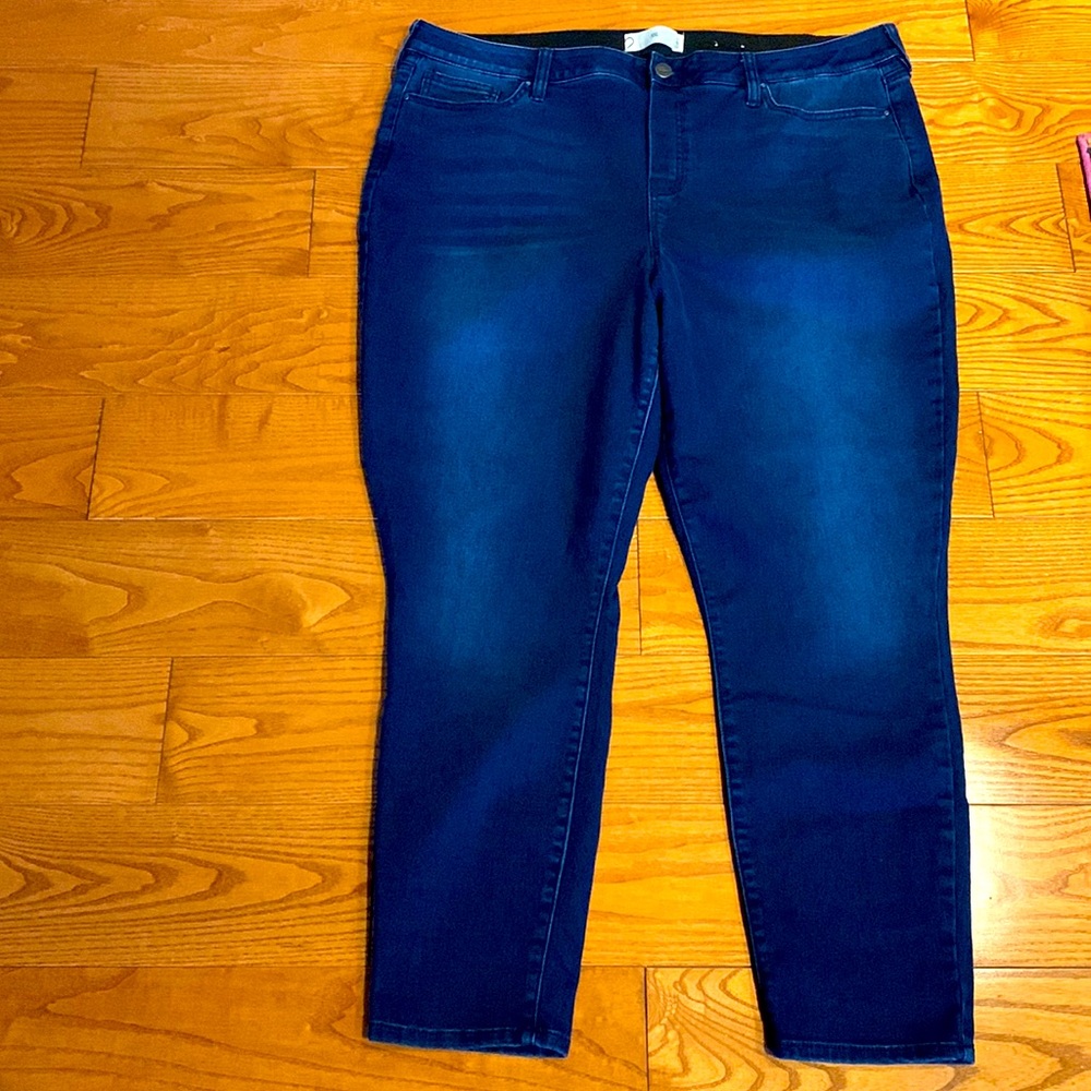 Ricki’s dark washed stretch jogging a size XXL (18)